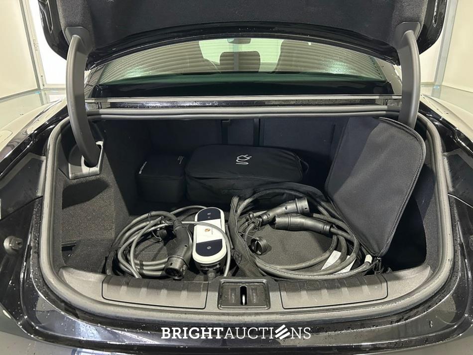 Porsche Taycan Performance Plus 93 kWh 381pk 2023, S-120-GD