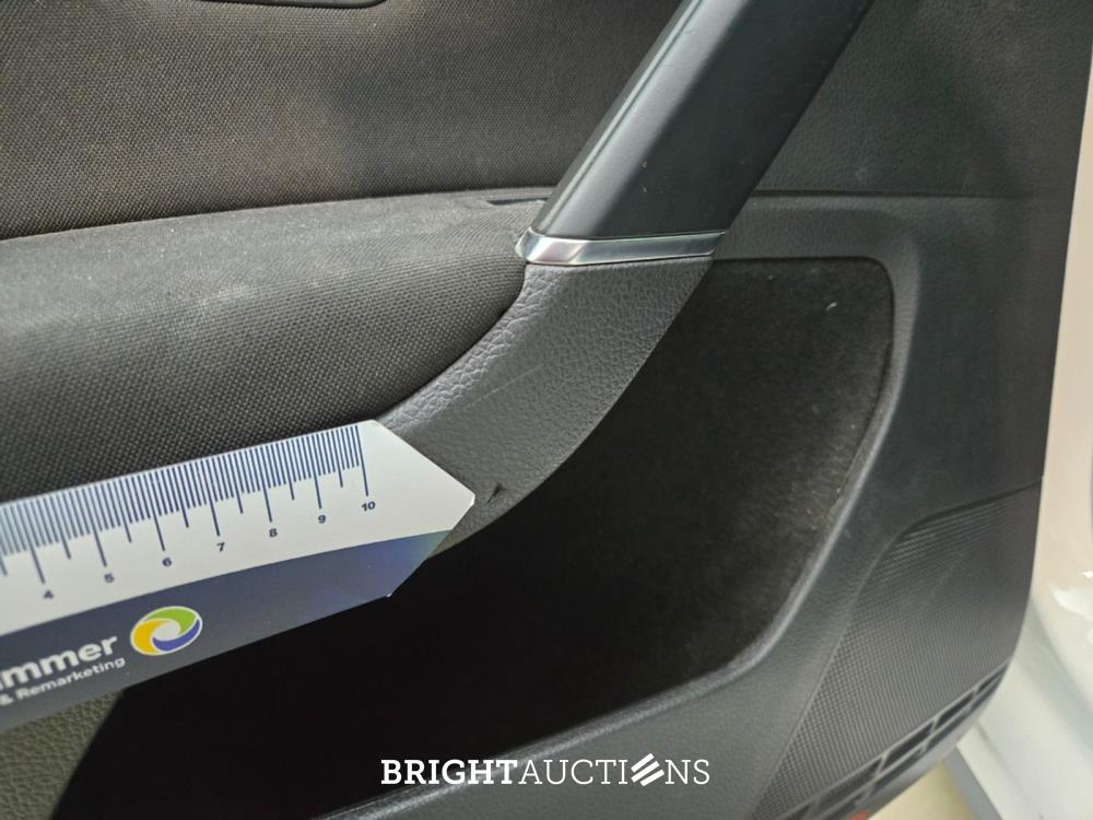 Volkswagen Golf Highline Business R 1.5 TSI 150pk 2019 (Origineel-NL), XG-637-X