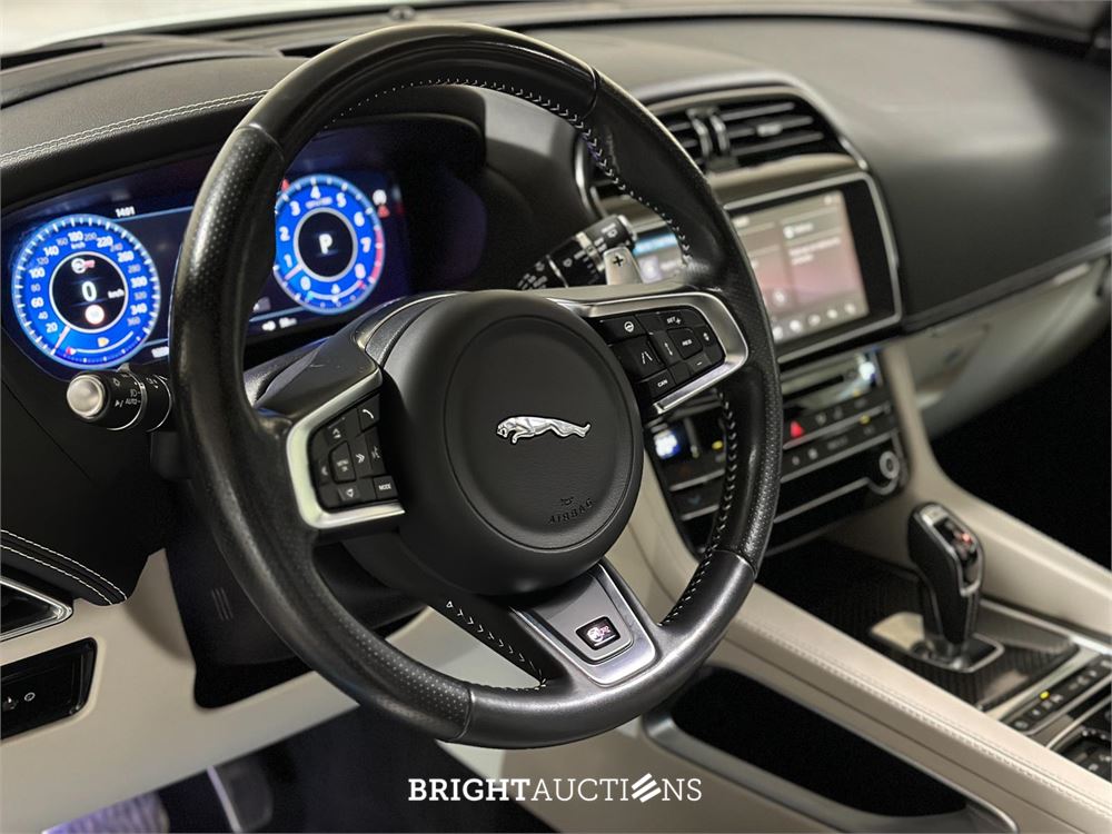 Jaguar F-Pace 5.0 V8 S/C AWD SVR 551pk 2019, T-214-ZB