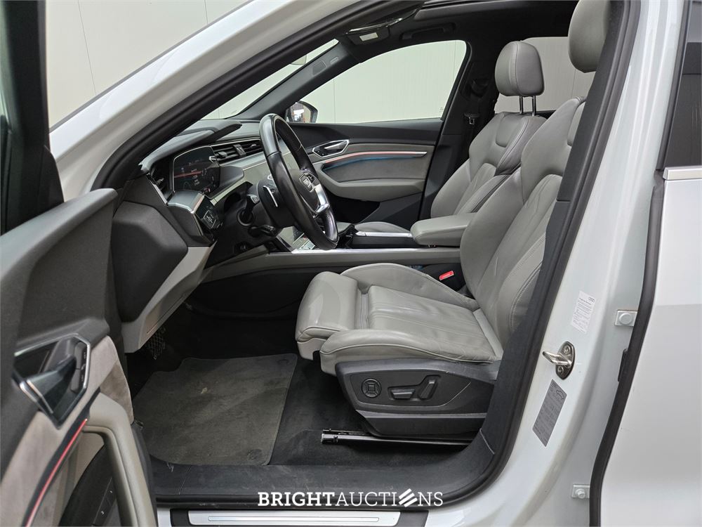 Audi e-tron 55 advanced Pro Line Plus Quattro 95 kWh 409pk 2018, J-305-VF