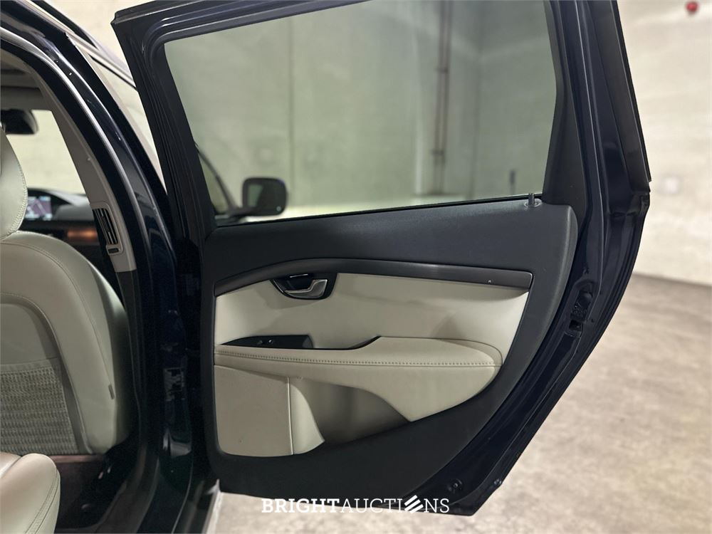 Volvo XC70 2.0 D4 FWD Momentum 181pk 2014 (Origineel-NL) Automaat, 2-XLB-00