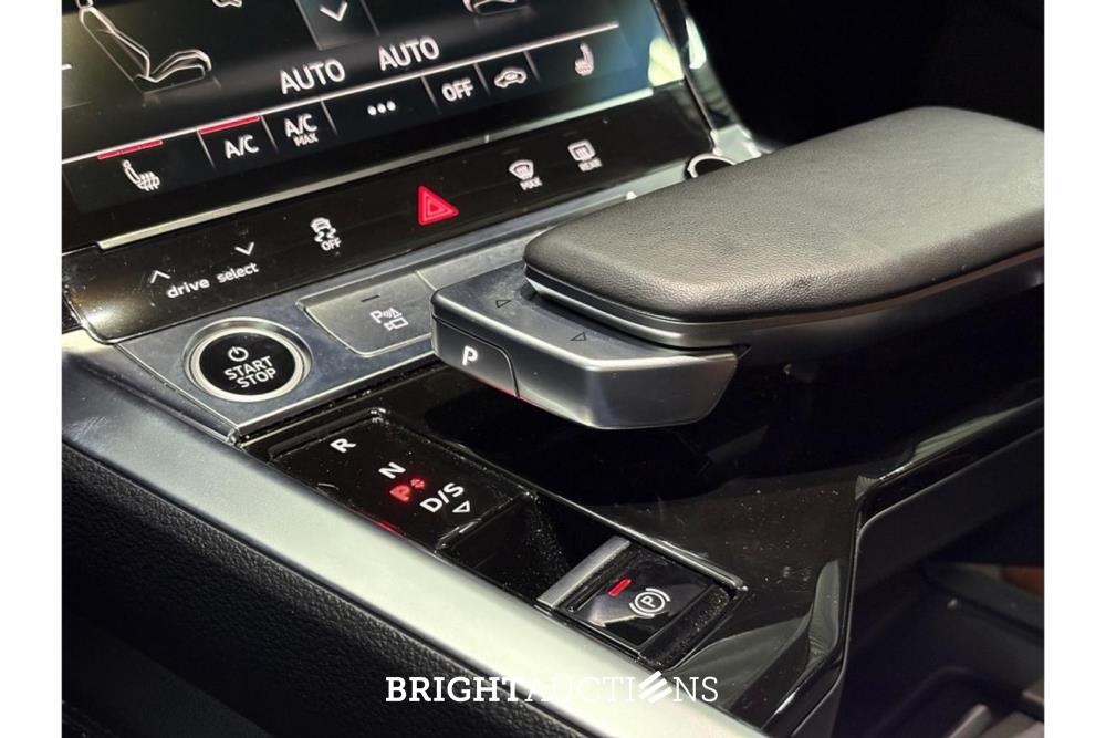 Audi Q8 e-tron 50 Advanced Edition Quattro 95 kWh 340pk 2023 (Origineel-NL), T-481-TT