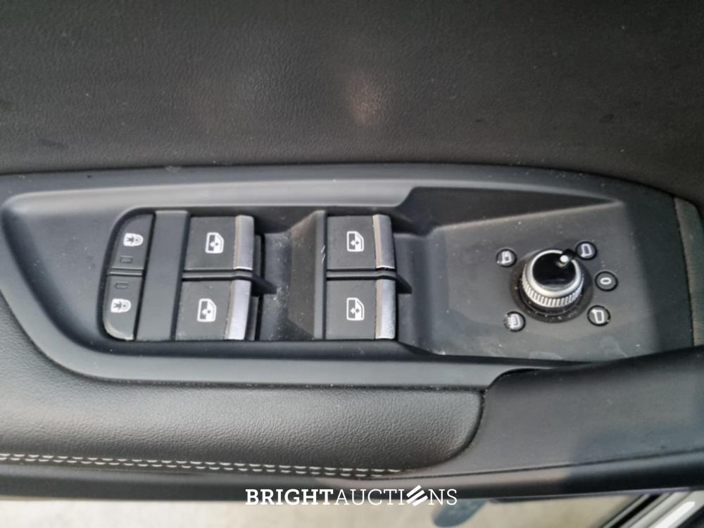 Audi Q5 40 S edition TFSI 204pk 2022 (Origineel-NL), R-941-RS