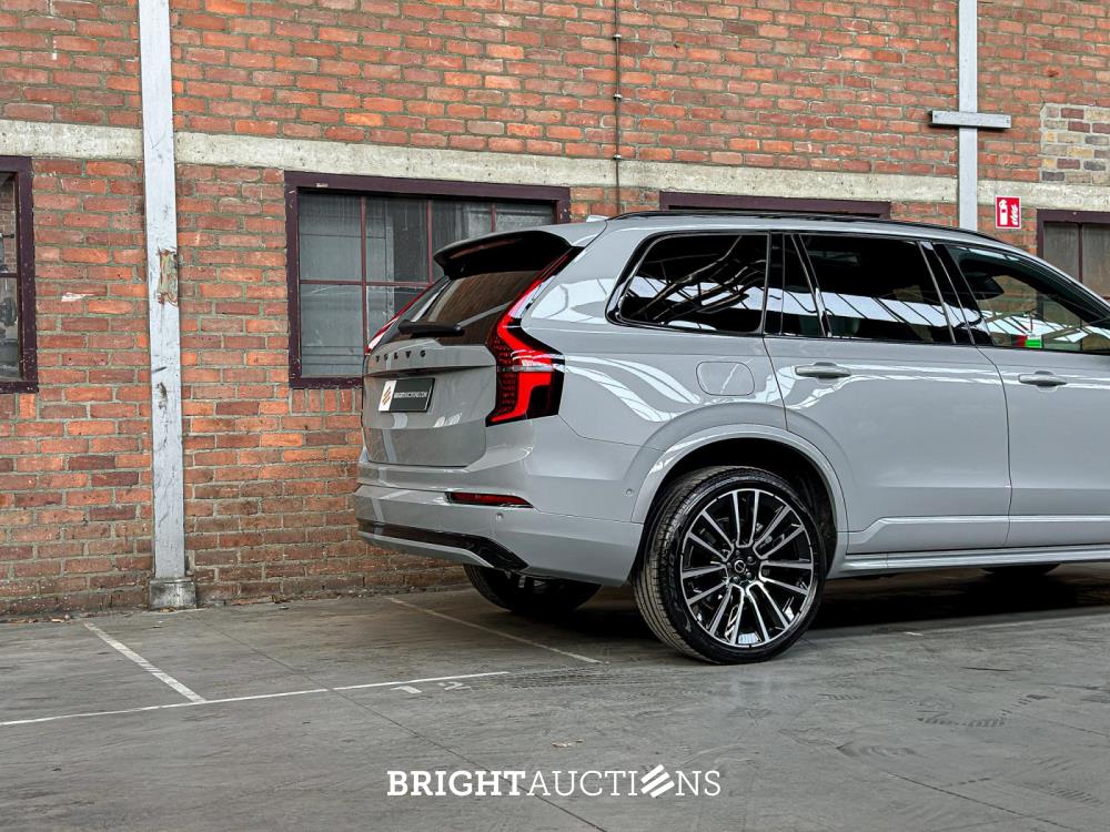 Volvo XC90 T8 AWD Plus Dark 457pk 2025 7-Persoons (1.100 KM) Fabrieksgarantie
