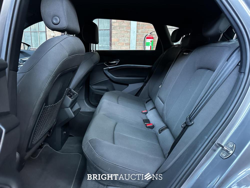 Audi e-tron 55 quattro Advanced edition 95 kWh 408pk 2021 (Origineel-NL+1e eigenaar), N-206-TT