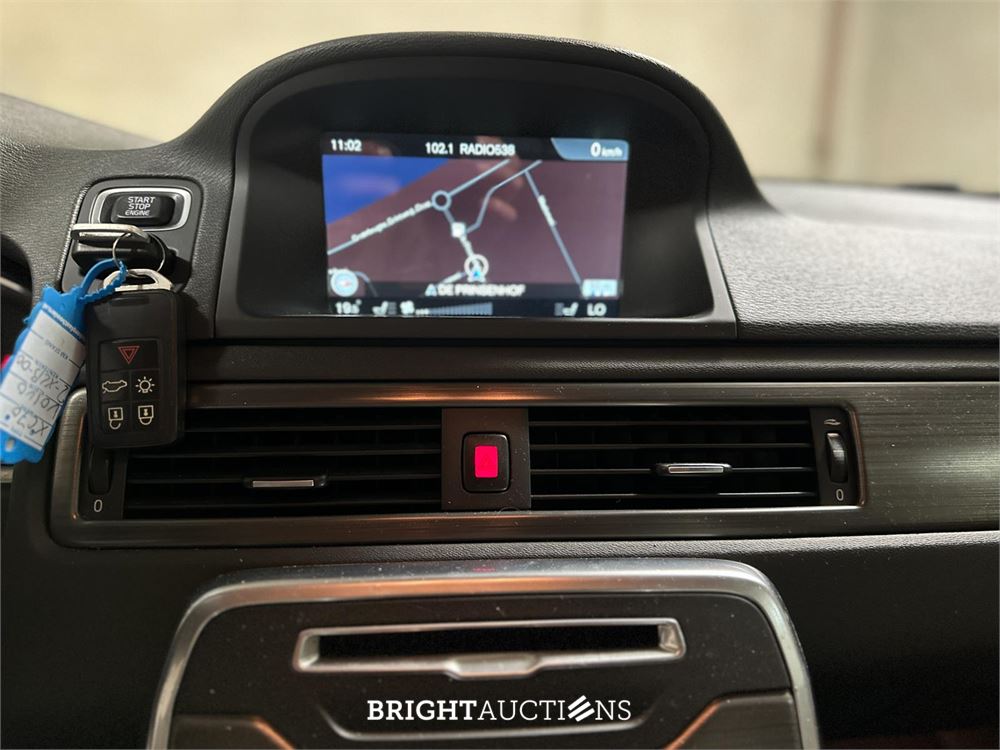 Volvo XC70 2.0 D4 FWD Momentum 181pk 2014 (Origineel-NL) Automaat, 2-XLB-00