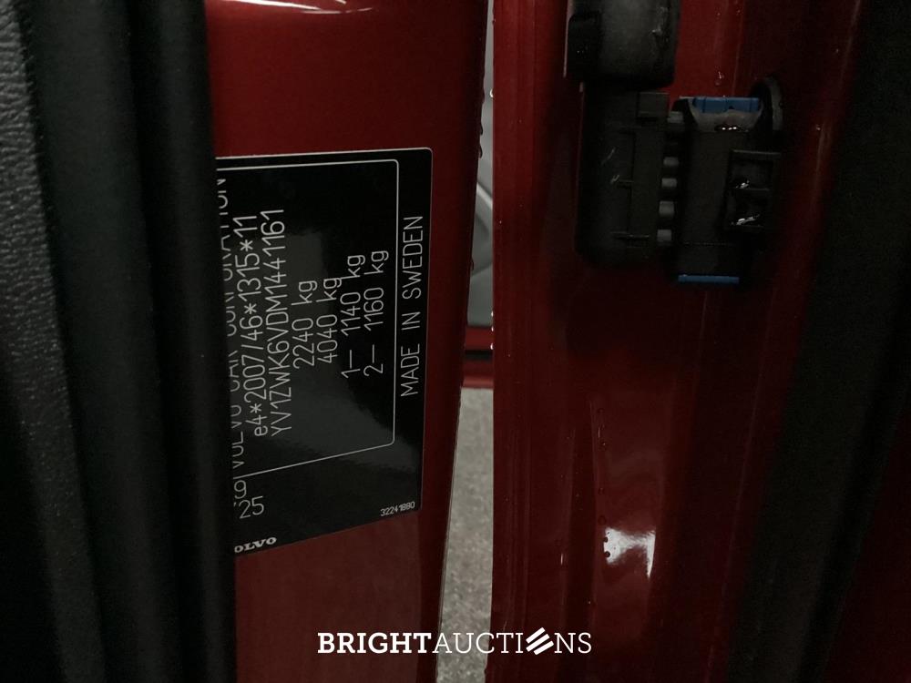 Volvo V60 B3 R-Design 2.0 163pk 2021 (Origineel-NL), L-711-FN