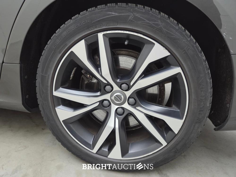 Volvo V60 T6 Recharge R-Design 2.0 AWD 398pk 2022 (Origineel-NL), P-467-DX