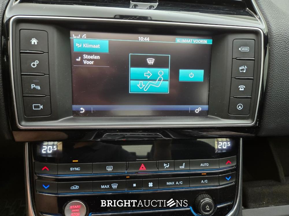 Jaguar XE D Portfolio 2.0 163pk 2015 (Origineel-NL), HV-351-R