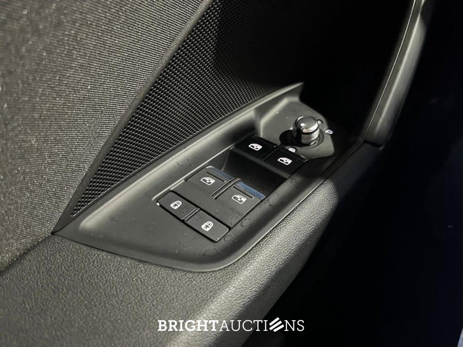 Audi A3 Limousine 30 Business edition TFSI 110pk 2021 (Origineel-NL), L-115-GX