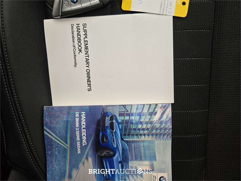BMW 320i 3-serie Executive Edition 184pk 2019 (Origineel-NL) 3-Serie, XT-203-T