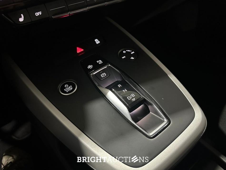 Audi Q4 35 Launch Edition 55 kWh 170pk 2021 (Origineel-NL), N-506-XJ