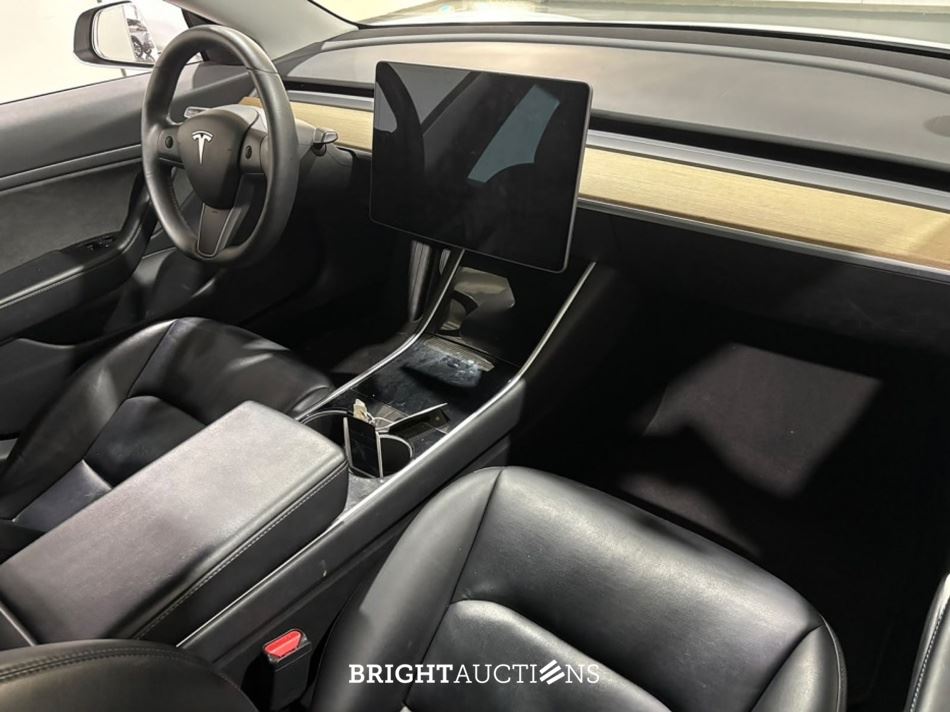 Tesla Model 3 Standard RWD Plus 60 kWh 238pk 2019 (Origineel-NL), G-097-DX