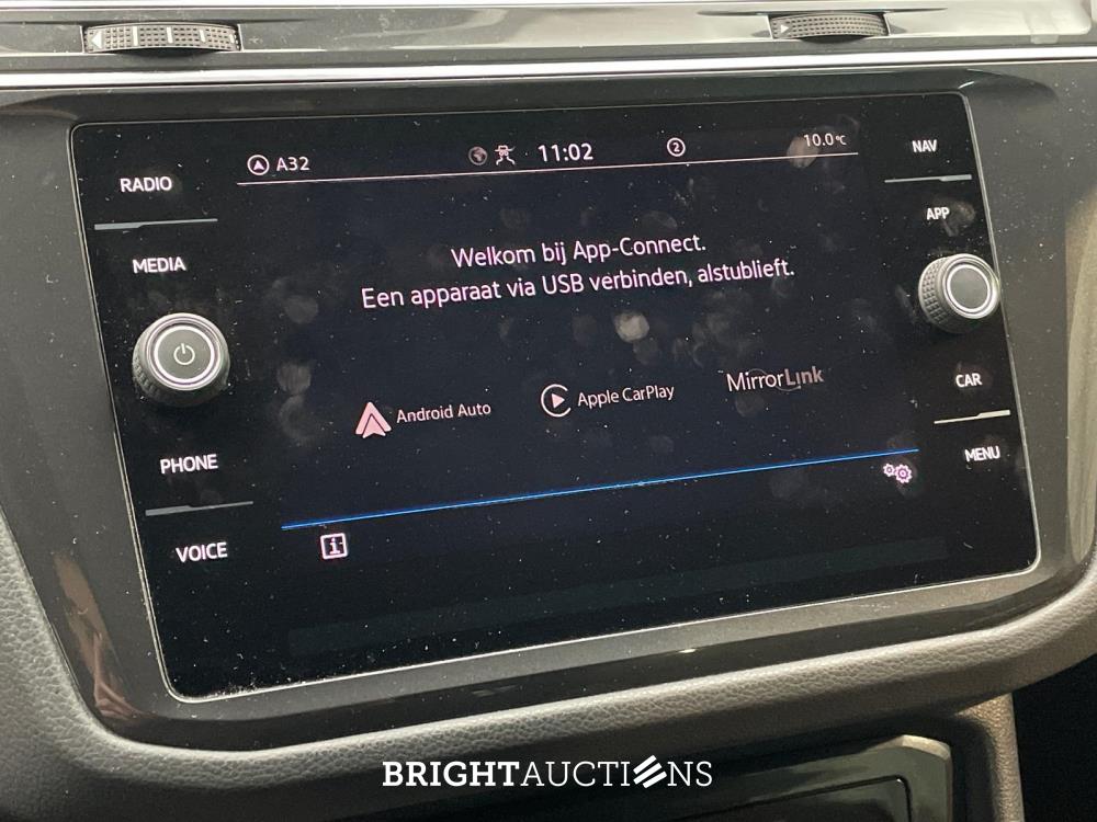 Volkswagen Tiguan eHybrid R-Line Business 1.4 TSI 265pk 2022 (Origineel-NL), P-225-HR