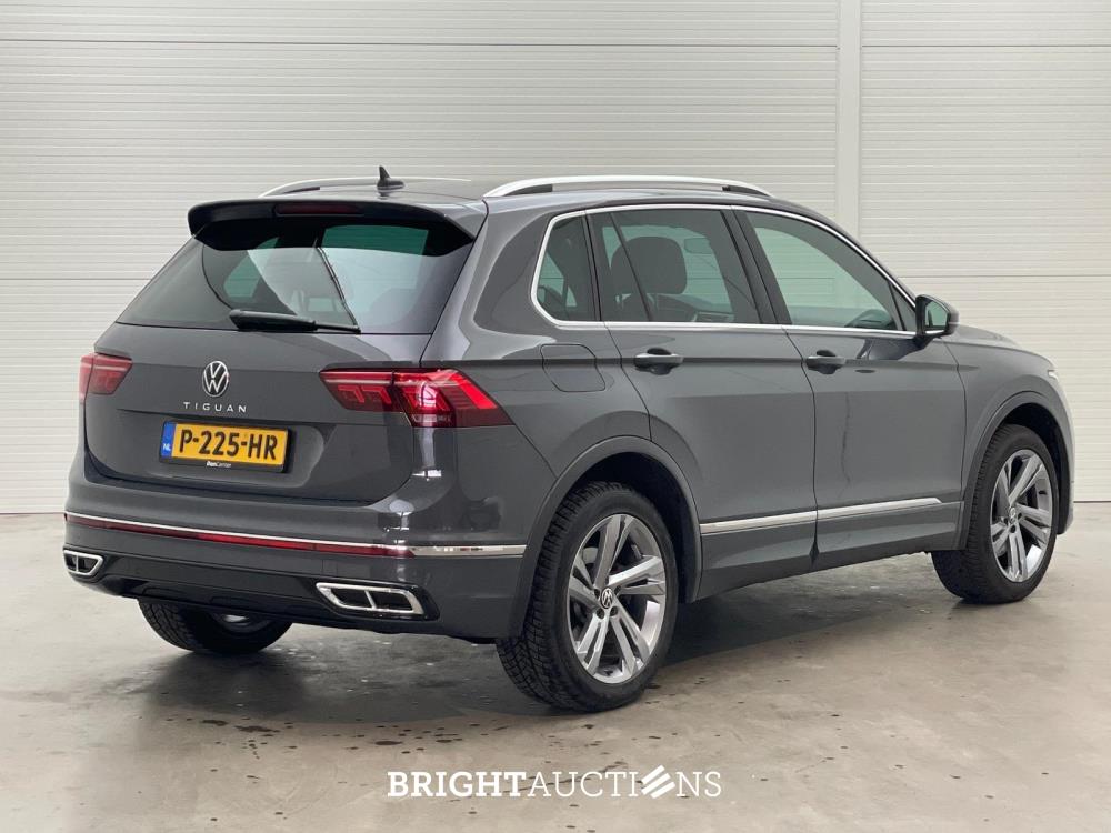 Volkswagen Tiguan eHybrid R-Line Business 1.4 TSI 265pk 2022 (Origineel-NL), P-225-HR