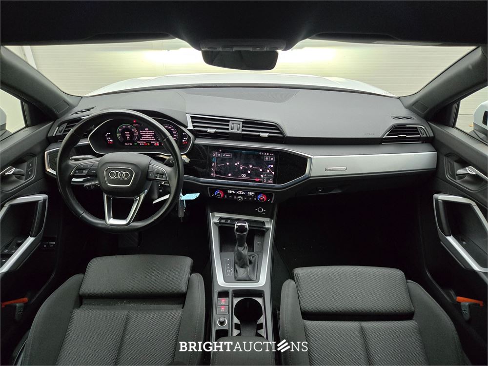 Audi Q3 45 e Advanced edition TFSI 266pk 2022 (Origineel-NL), R-270-FF