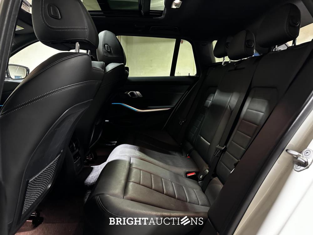 BMW 320e Touring Business Edition Plus M-Sport 204pk 2022 (Origineel-NL + 1e Eigenaar) 3-Serie G21, P-991-JH