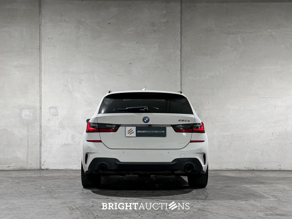 BMW 320e Touring Business Edition Plus M-Sport 204pk 2022 (Origineel-NL + 1e Eigenaar) 3-Serie G21, P-991-JH