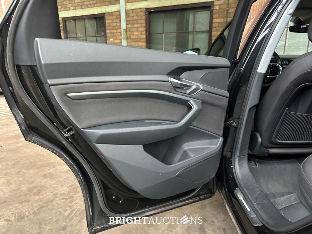 Audi e-tron 50 quattro Business edition 71 kWh 313pk 2020 (Origineel-NL + 1e eigenaar), K-578-JS