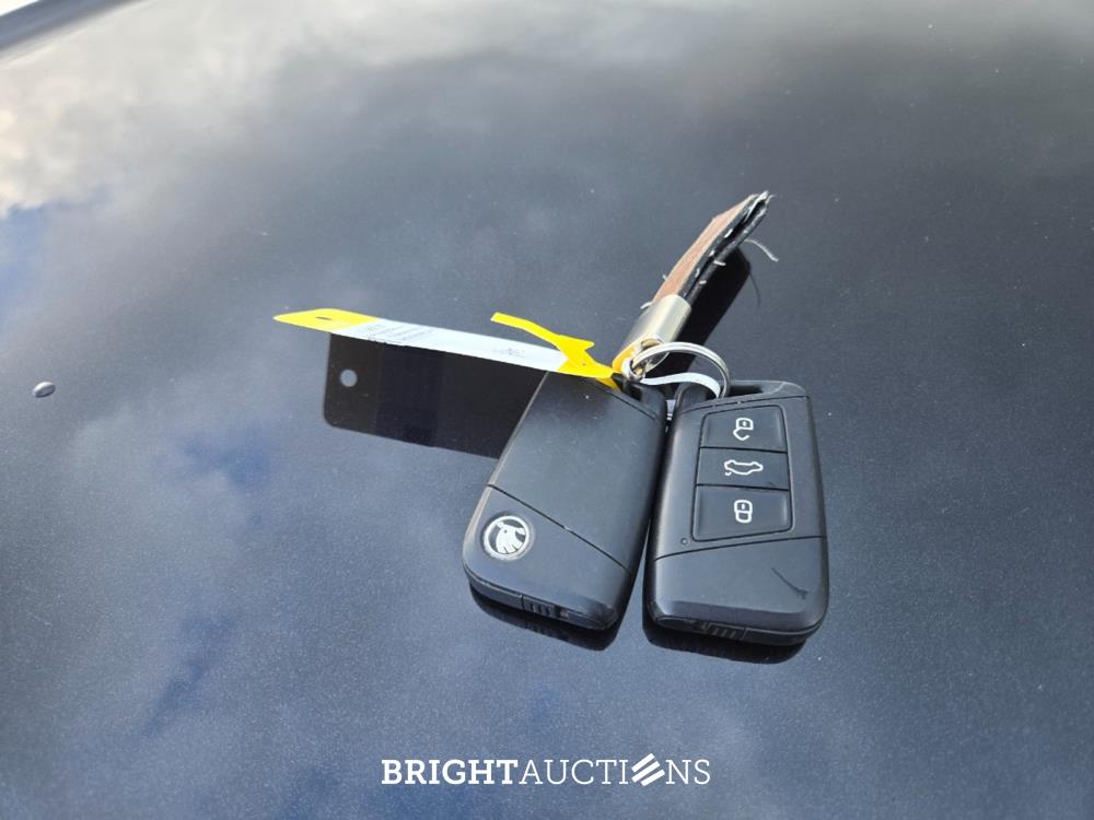 Škoda Karoq Business Edition 1.0 TSI 110pk 2021 (Origineel-NL), L-247-ZT