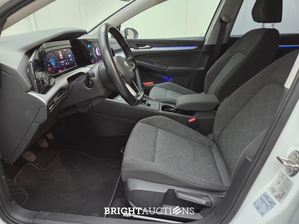 Volkswagen Golf Life 1.5 TSI 131pk 2020 (Origineel-NL), J-437-KF