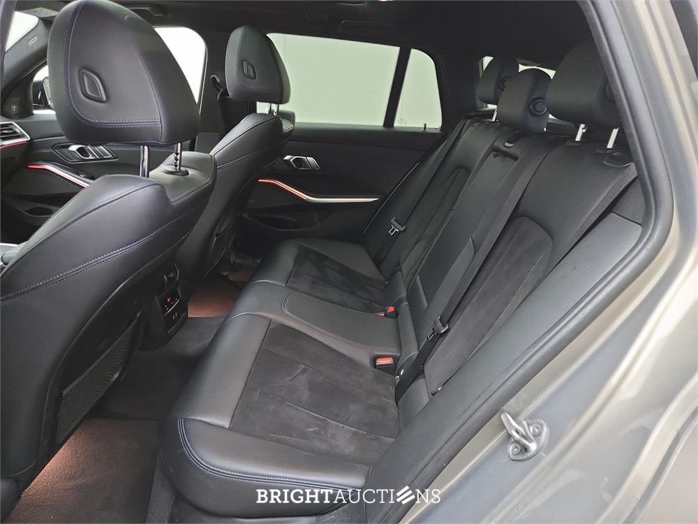 BMW 330e 3-serie Touring High Executive 296pk 2021 3-Serie, P-945-XT