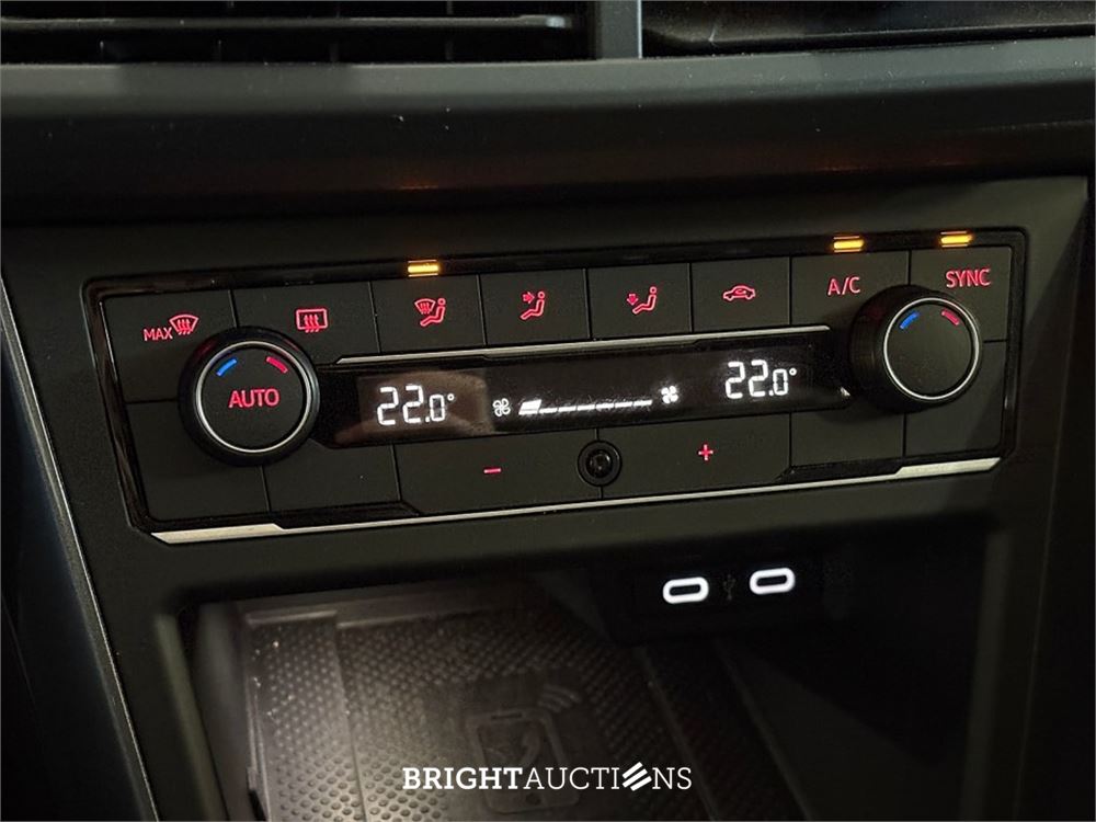 Volkswagen Polo Highline R Panodak 1.0 TSI 95pk 2021 (Origineel-NL), L-132-XK