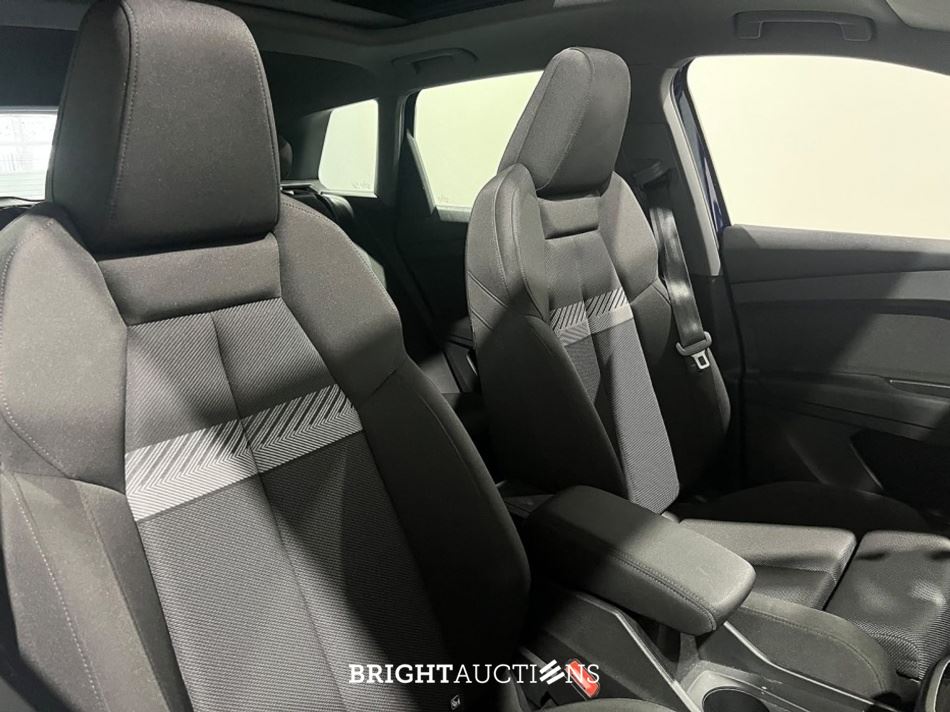 Audi Q4 e-tron 40 Launch edition Advanced Plus 77 kWh 204pk 2021 (Origineel-NL), N-884-PK