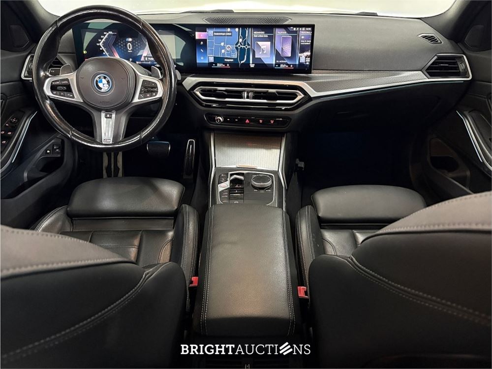 BMW 320e Touring M Sport 272pk 2022 (Origineel-NL) 3-Serie, R-267-NT