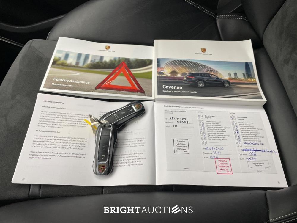 Porsche Cayenne Coupé Turbo S E-Hybrid 4.0 685pk 2020 (Origineel-NL), J-013-TK