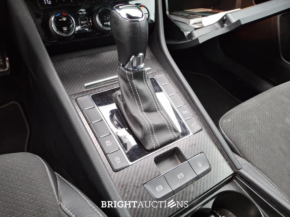 Skoda Superb Combi 1.5 TSI ACT Limited Sportline Business 150 pk 2023, S-466-PR