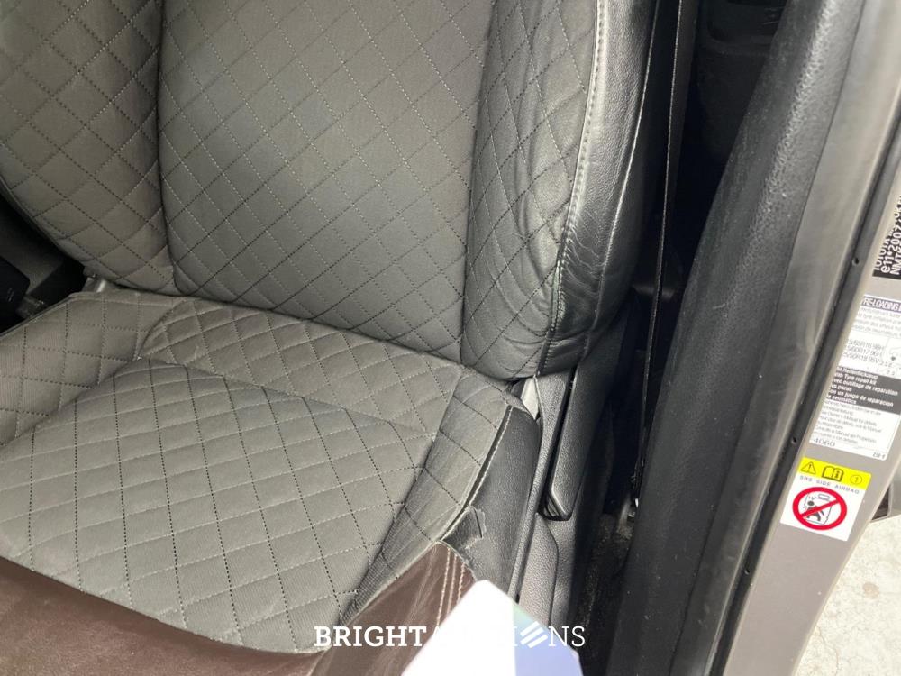 Toyota C-HR Hybrid Executive 1.8 170pk 2017, P-886-JB