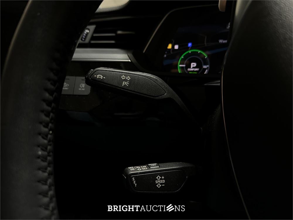 Audi e-tron 50 quattro edition 71 kWh 313pk 2020 (Origineel-NL + 1e eigenaar), J-948-HF