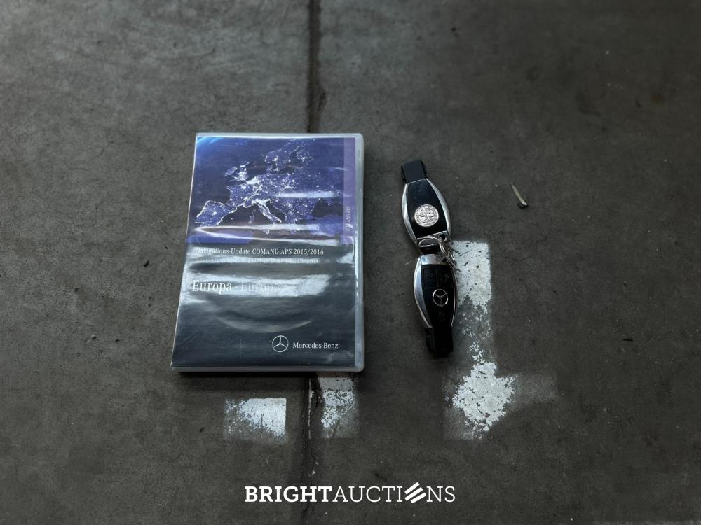 Mercedes-Benz E63 AMG 6.3 V8 -CARBON- 525pk 2010 (Origineel-NL), 47-LKB-6