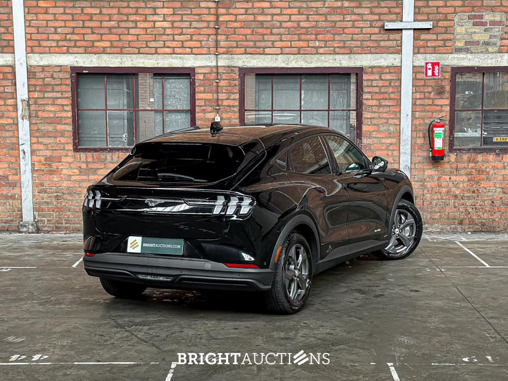 Ford Mustang Mach-E RWD 75 kWh 269pk 2021 (Origineel-NL + 1e eigenaar), N-361-JS