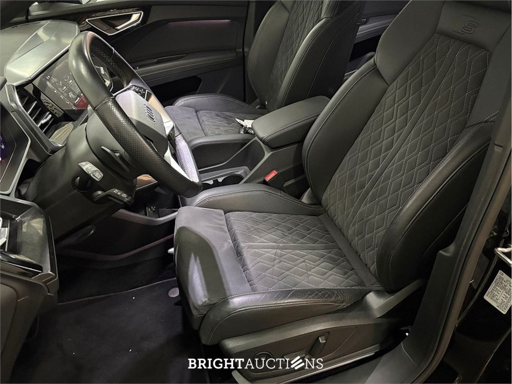 Audi Q4 50 Launch edition S Competition Quattro 77 kWh 2021 (Origineel-NL), N-031-PL