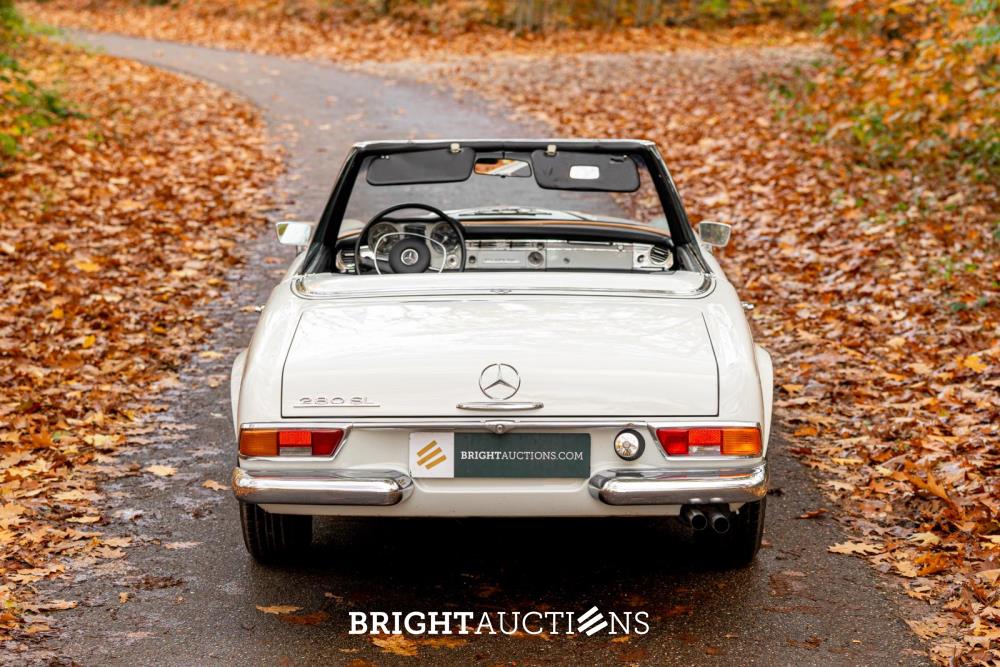 Mercedes-Benz 280 SL Pagode – Handgeschakeld – EU-uitvoering – 2.8 liter zes-in-lijn. 
