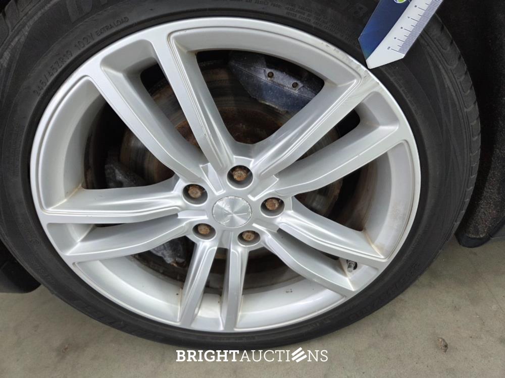 Tesla Model S Base 333pk 2015, GGD-49-B