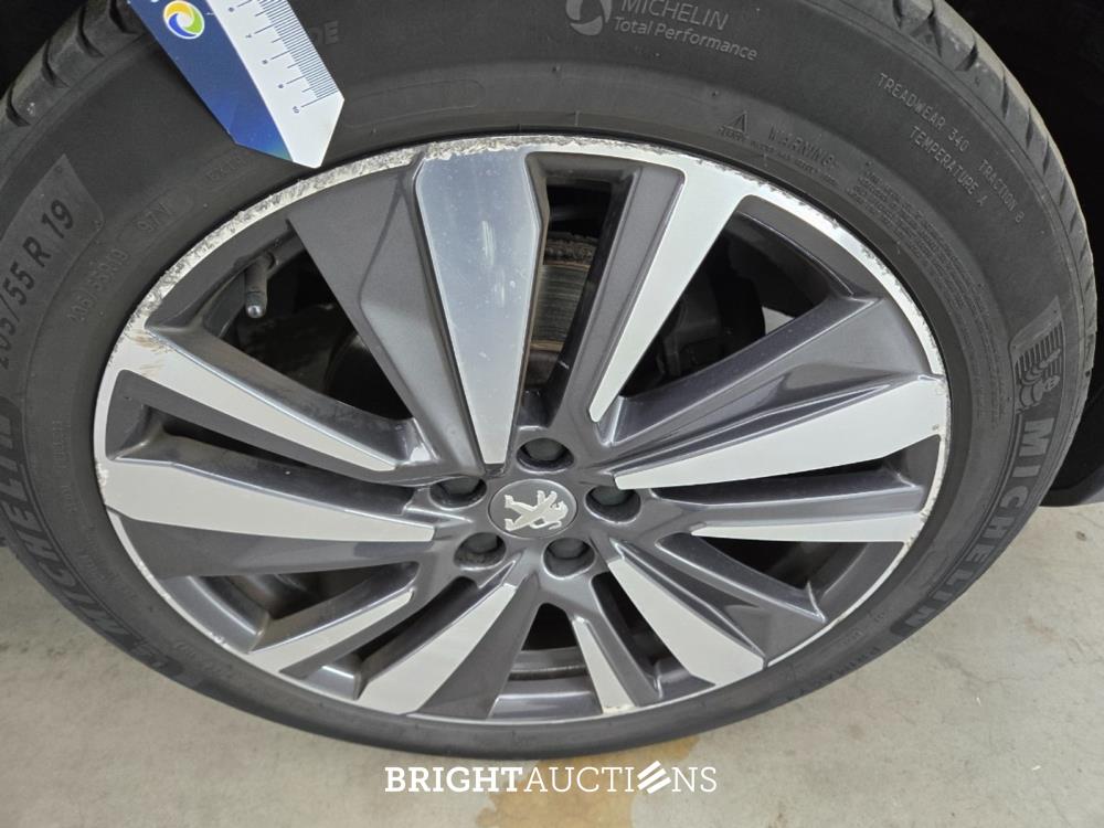 Peugeot 3008 Blue Lease Premium 1.2 PureTech 131pk 2020 (Origineel-NL), J-833-GT