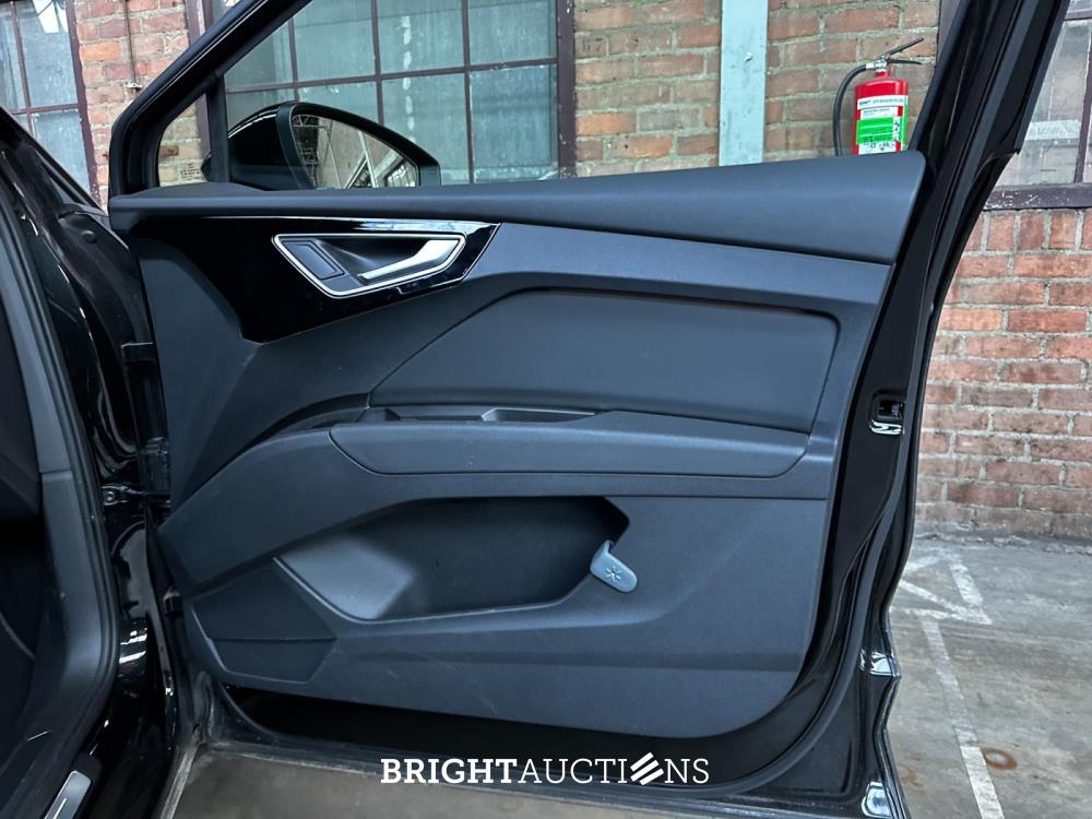 Audi Q4 e-tron 50 quattro Launch edition S Competition 77 kWh 299pk 2022 (Origineel-NL+1e eigenaar), P-122-GB 