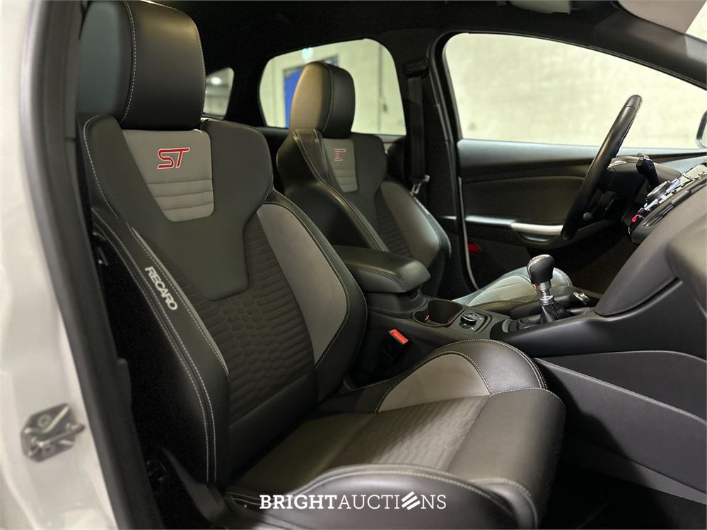 Ford Focus 2.0 EcoBoost ST-2 250pk 2013, G-282-BN