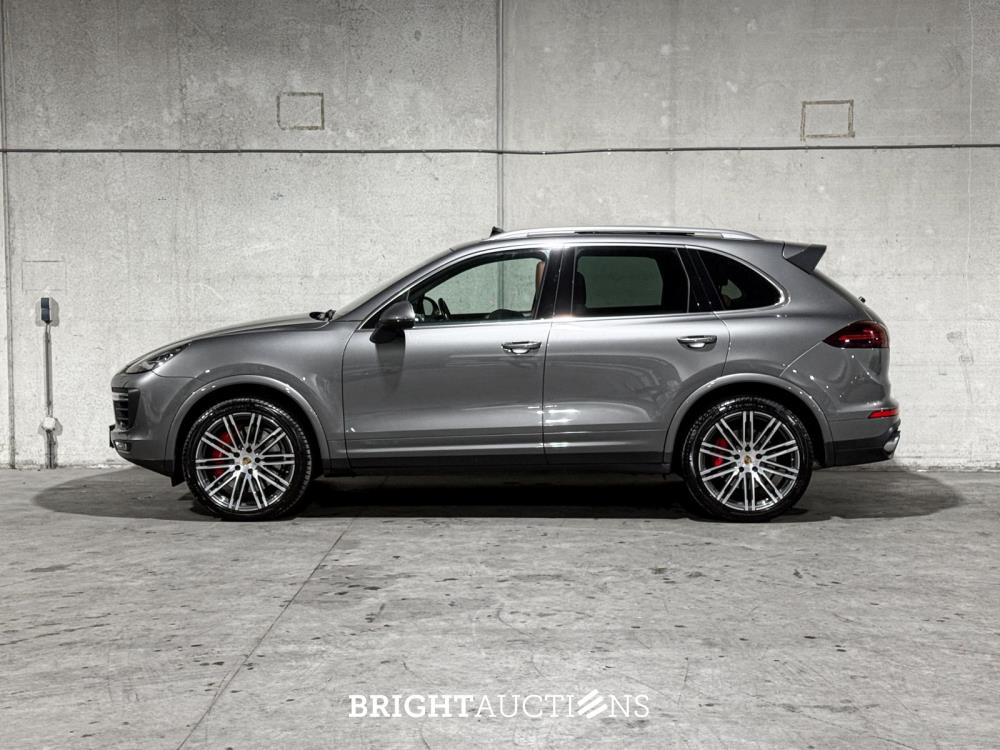 Porsche Cayenne Turbo 4.8 V8 520pk 2017 Sport-Chrono