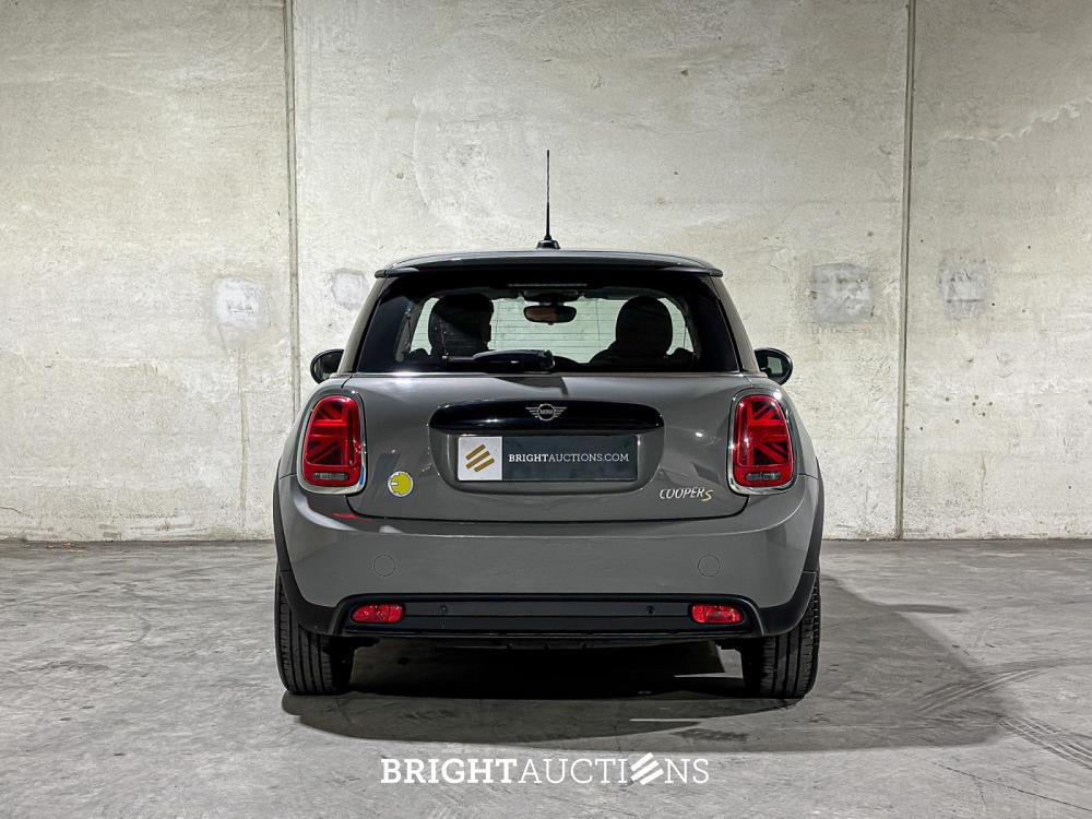 MINI Cooper Electric Essential 33 kWh 184pk 2021 F56 (Origineel-NL), L-232-DH