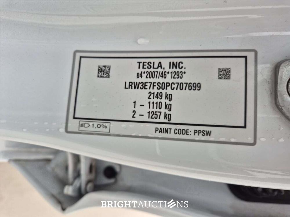 Tesla Model 3 Standard PLUS RWD 238pk 2022