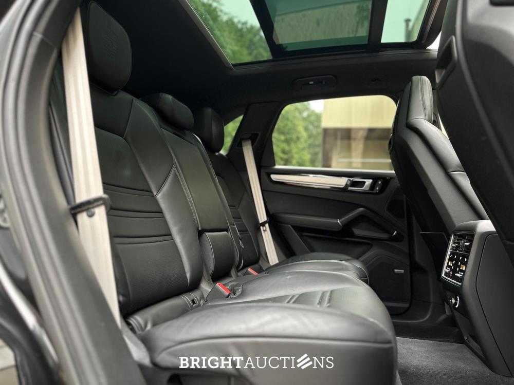 Porsche Cayenne E-Hybrid Platinum Edition 3.0 V6 462pk 2023 (Origineel-NL), NL-kenteken
