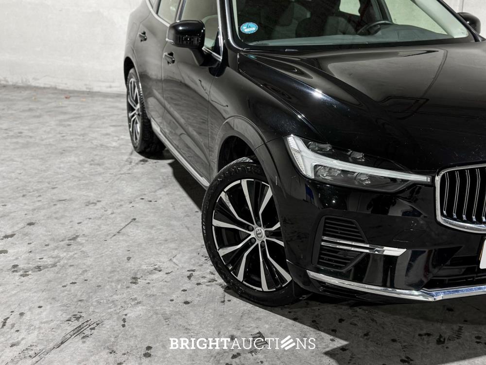 Volvo XC60 2.0 T6 Plug-in hybrid AWD Core Bright 253pk 2027 (Origineel-NL+1e eigenaar), S-190-RP
