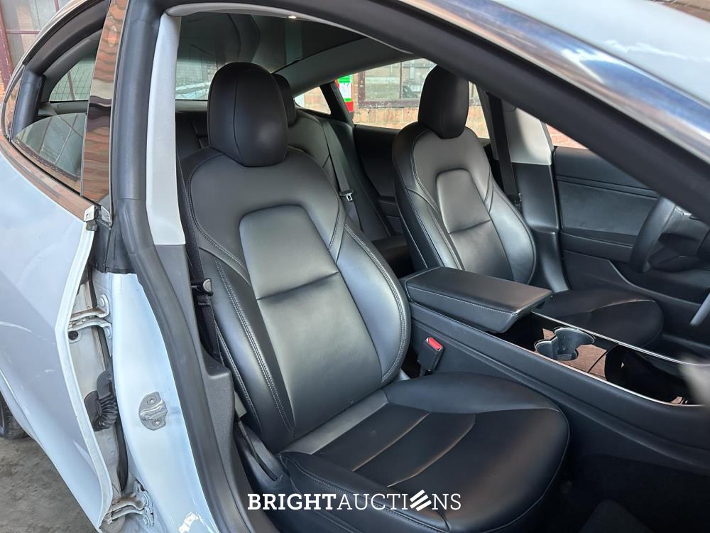 Tesla Model 3 Standard RWD Plus 60 kWh 238pk 2020 (Origineel-NL + 1e eigenaar, K-953-BT