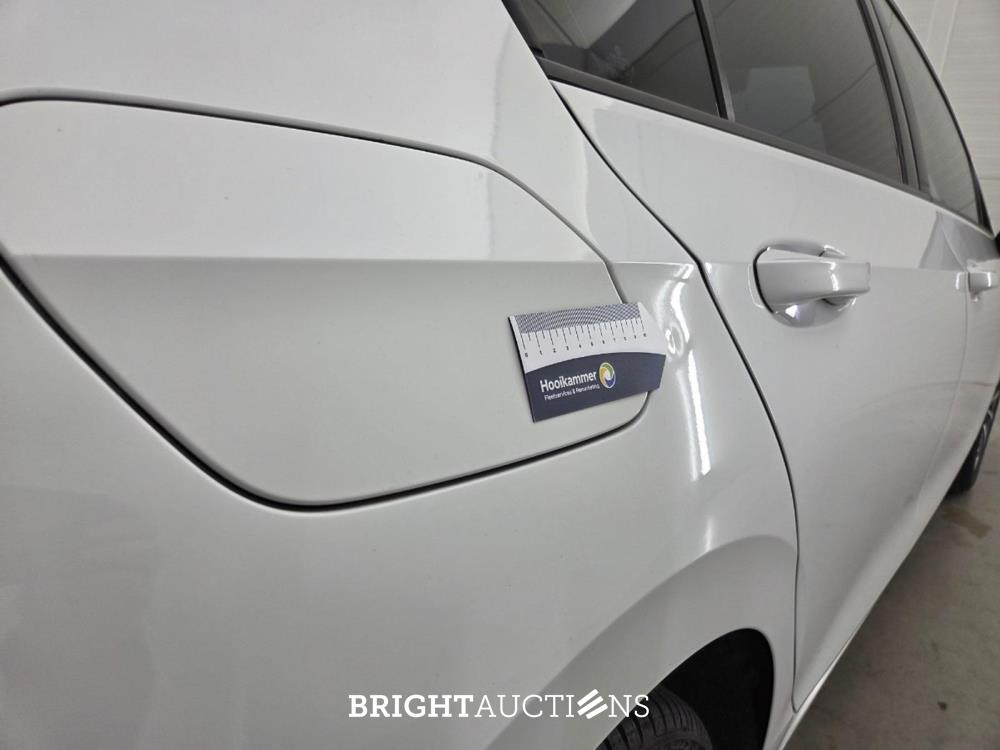 Volkswagen Golf Life 1.5 TSI 131pk 2020 (Origineel-NL), J-437-KF