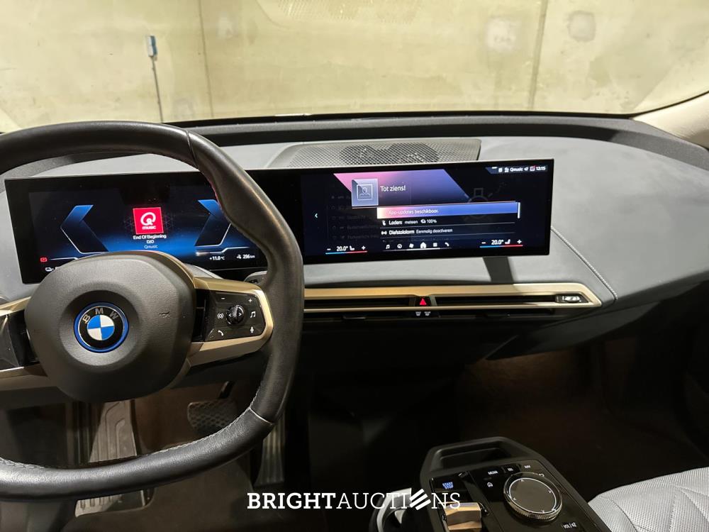 BMW iX xDrive40 Executive 77 kWh 326pk 2023 (Origineel-NL), T-756-HD
