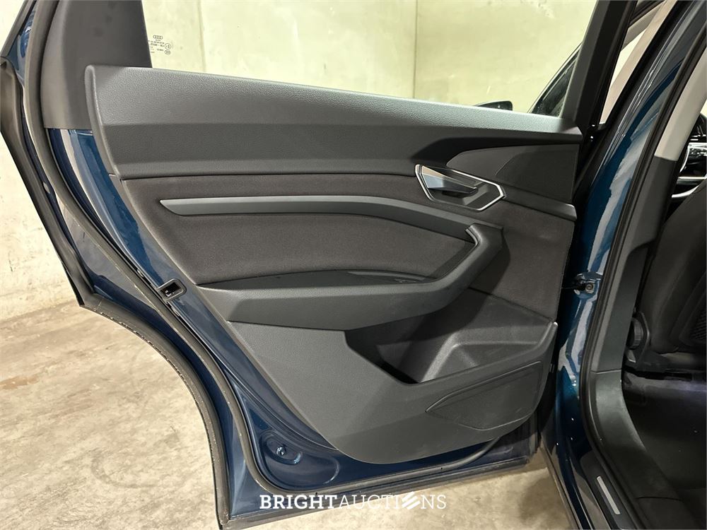 Audi e-tron 50 quattro edition 71 kWh 313pk 2020 (Origineel-NL + 1e eigenaar), J-948-HF